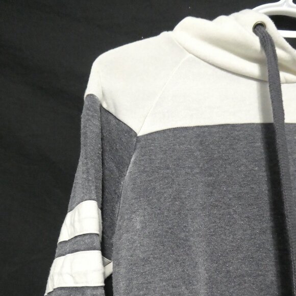 FOREVER 21 | small | Grey and Cream Hooded Sweatshirt | Kangaroo Pocket - Picture 4 of 16